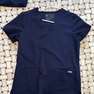 FIGS Navy Blue Scrub Top Casma Three Pocket   S EUC